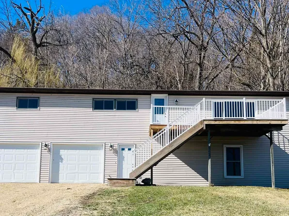 903 Stone St, Bellevue, IA 52031