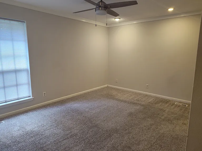 7817 S College Ave — Photo 20