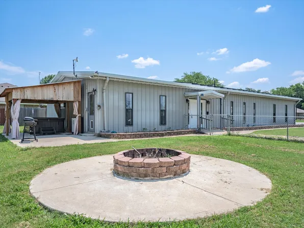 319 E Elm St, Edgewood, TX 75117