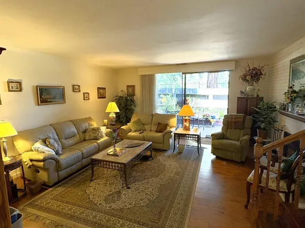 629 Woodside Sierra Unit 2, Sacramento, CA 95825