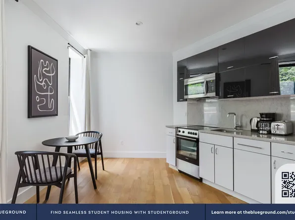 403 East 69th Street image 6 of 17