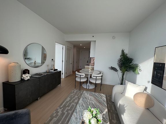 3rd image of 88 Linden Blvd #8J