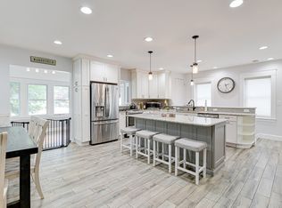 18 Elm St, Wakefield, MA 01880