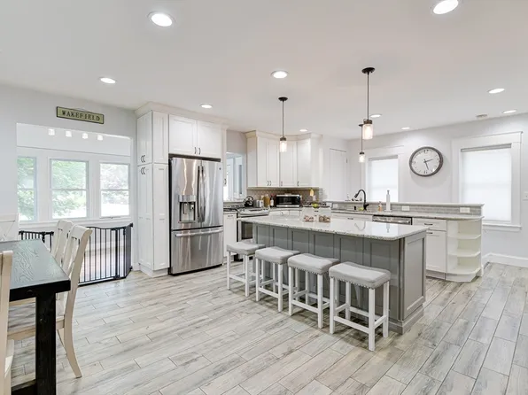18 Elm St, Wakefield, MA 01880