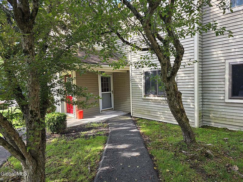 2nd image of 123 Victory Way