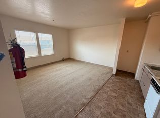 2411 4th St APT 203, Tillamook, OR 97141