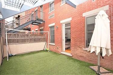 Rented by R New York