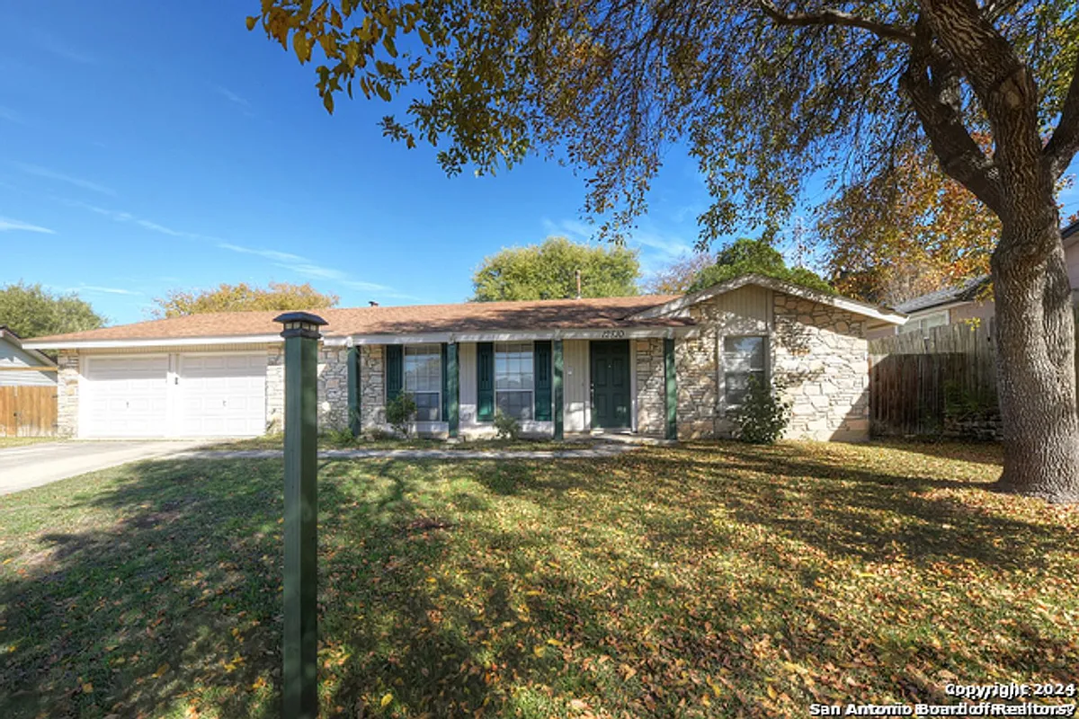 Building Photo - 12810 Weeping Oak Trl