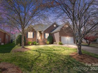 10436 Misty Ridge Ln, Charlotte, NC 28277