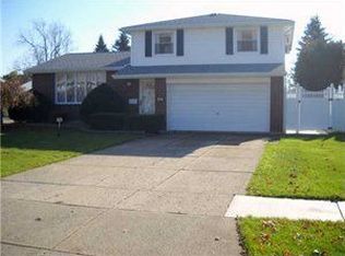 83 Bucyrus Dr, Amherst, NY 14228
