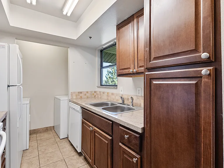 7065 N 2200 W #2F — Photo 10