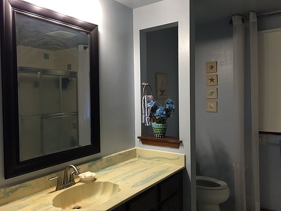 Upstairs Bathroom 2