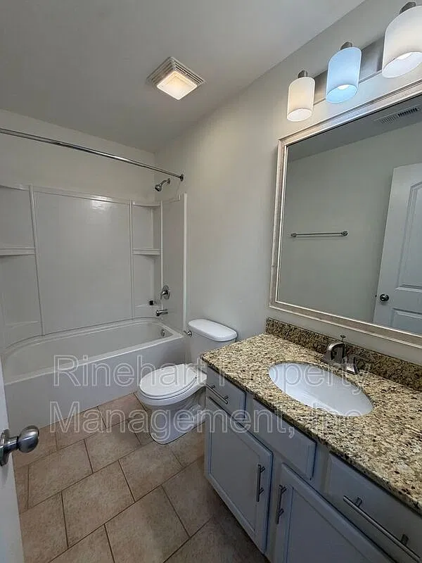 3 bed, 3.0 bath, 2293 sqft, $2,450 — Photo 3