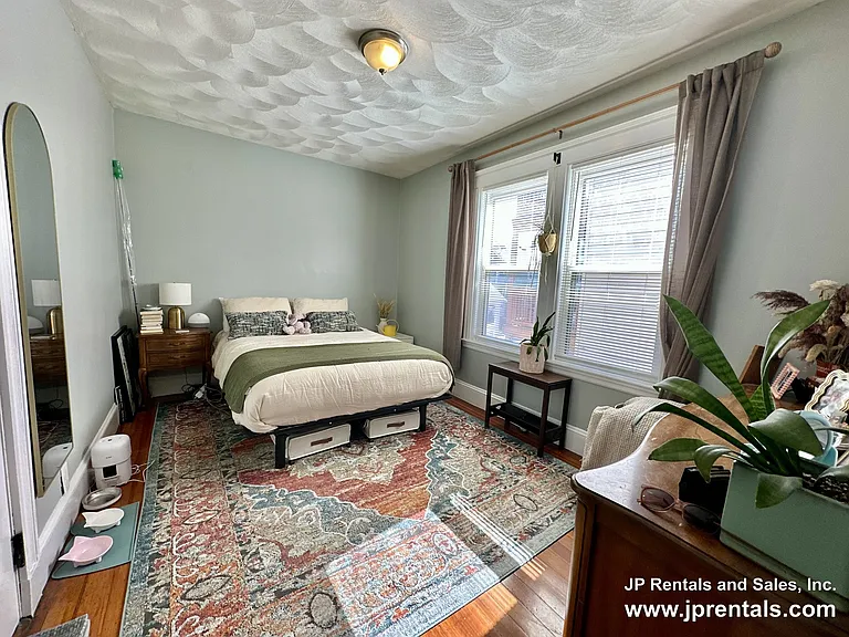 369 Centre St #2 — Photo 9