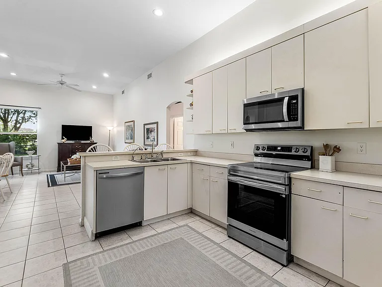 4378 Danielson Dr — Photo 10