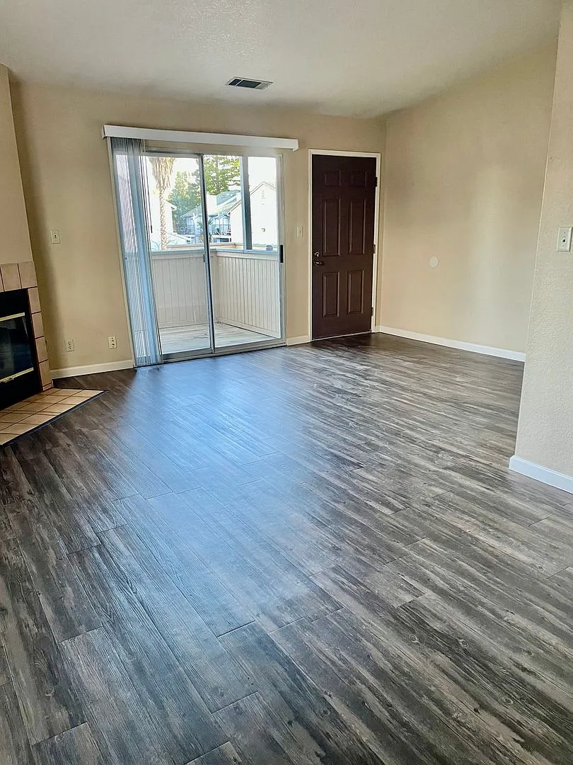 Hollister Apartment Complex — Photo 4