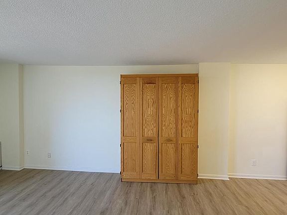 3rd image of 4 Monroe St APT 611