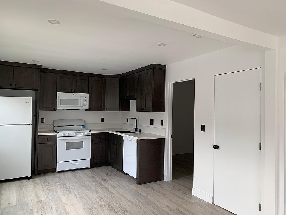 1st image of 819 S Grevillea Ave