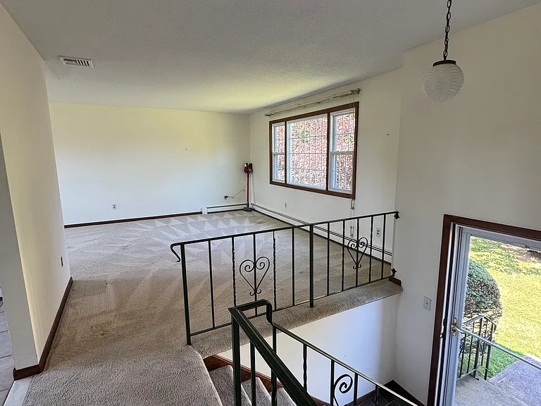 21 Weir St — Photo 3