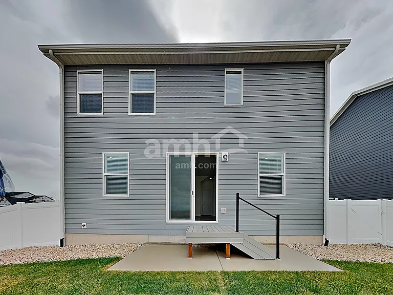 1232 W Mahogany St — Photo 25