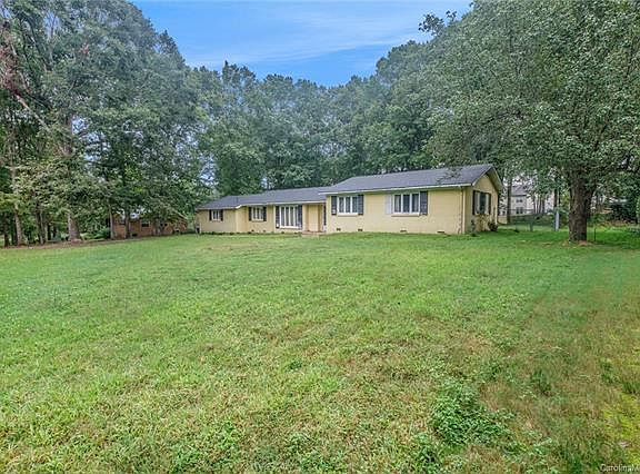 3rd image of 2501 E Providence Dr