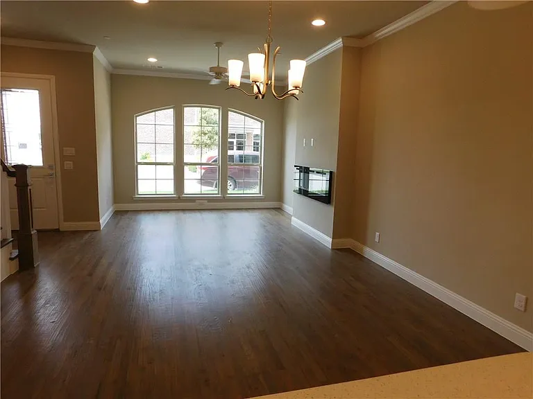 8454 Church St — Photo 2