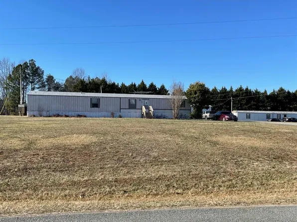 3643 Glenland Rd, Hurt, VA 24563