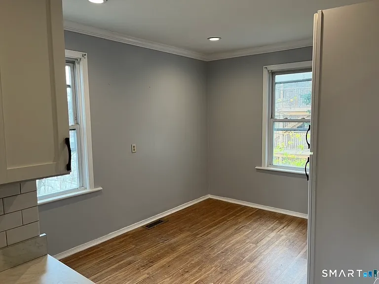 109 1/2 Oak Ave — Photo 7