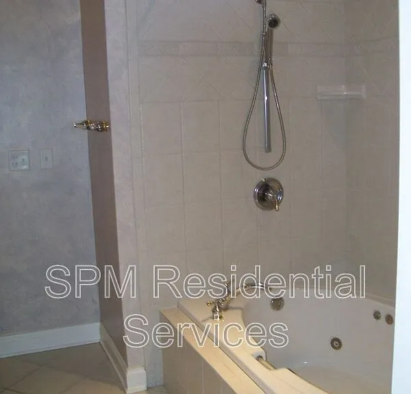 54 Castle Bay Dr — Photo 6