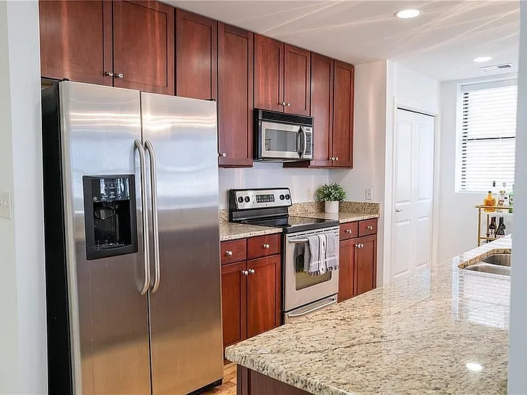 350 N Meridian St #508 — Photo 4