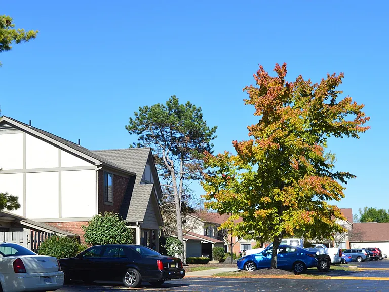 Woodridge Apartments — Photo 14
