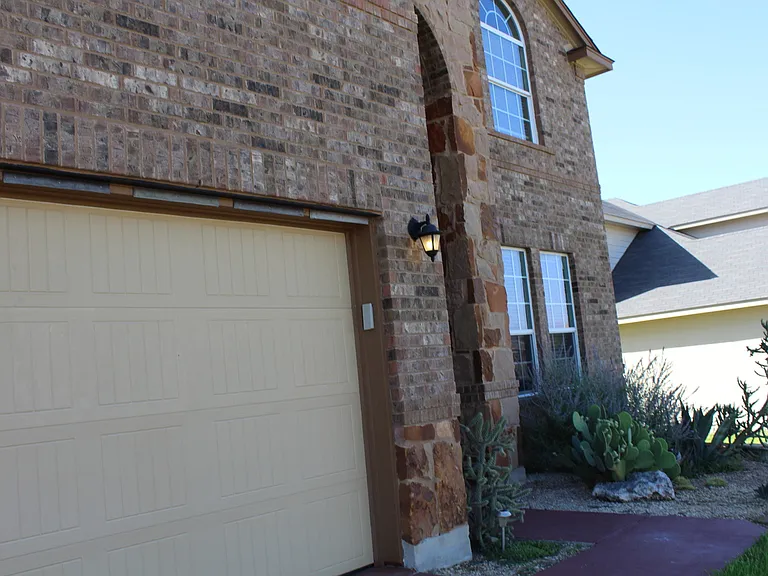 2108 Terry Dr — Photo 2