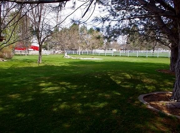 4th image of 1792 W Wildflower Ln