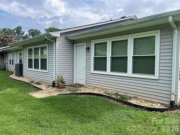 5th image of 111 Holly Ct