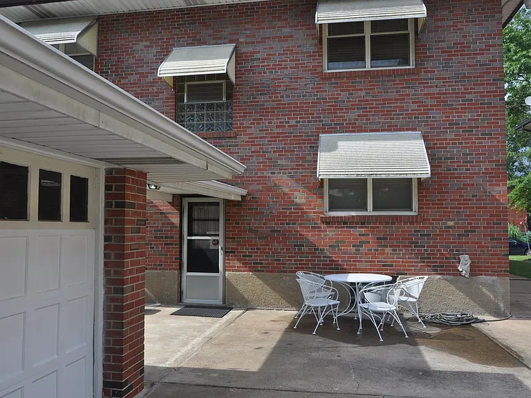 5908 Nagel Ave #2W — Photo 23