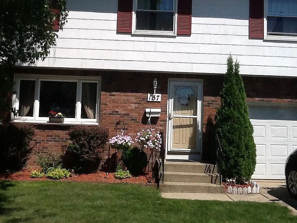 137 Dartwood Dr photo 1