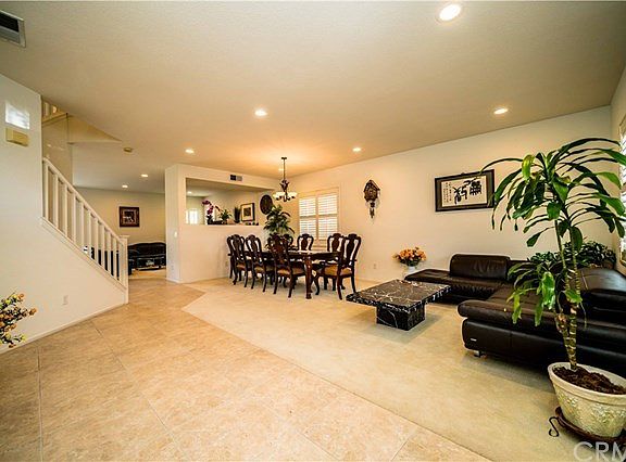 Elegant, open floorplan