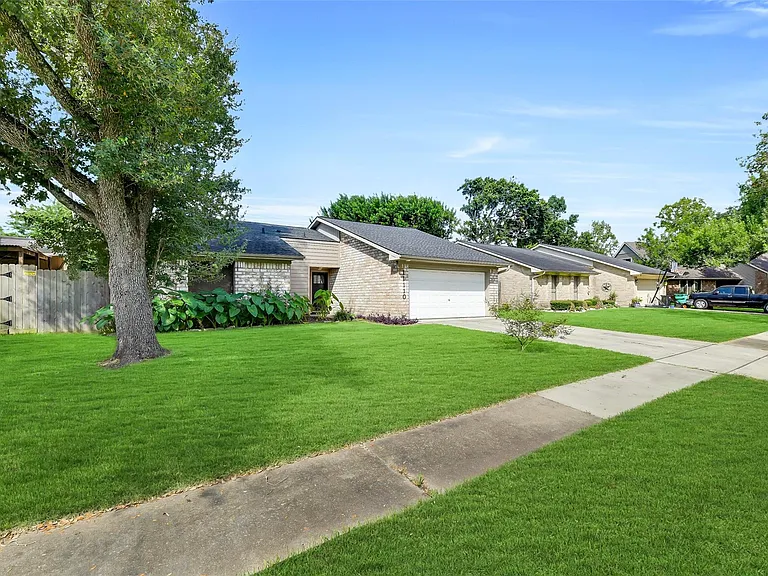 11110 Sagecountry Dr — Photo 4