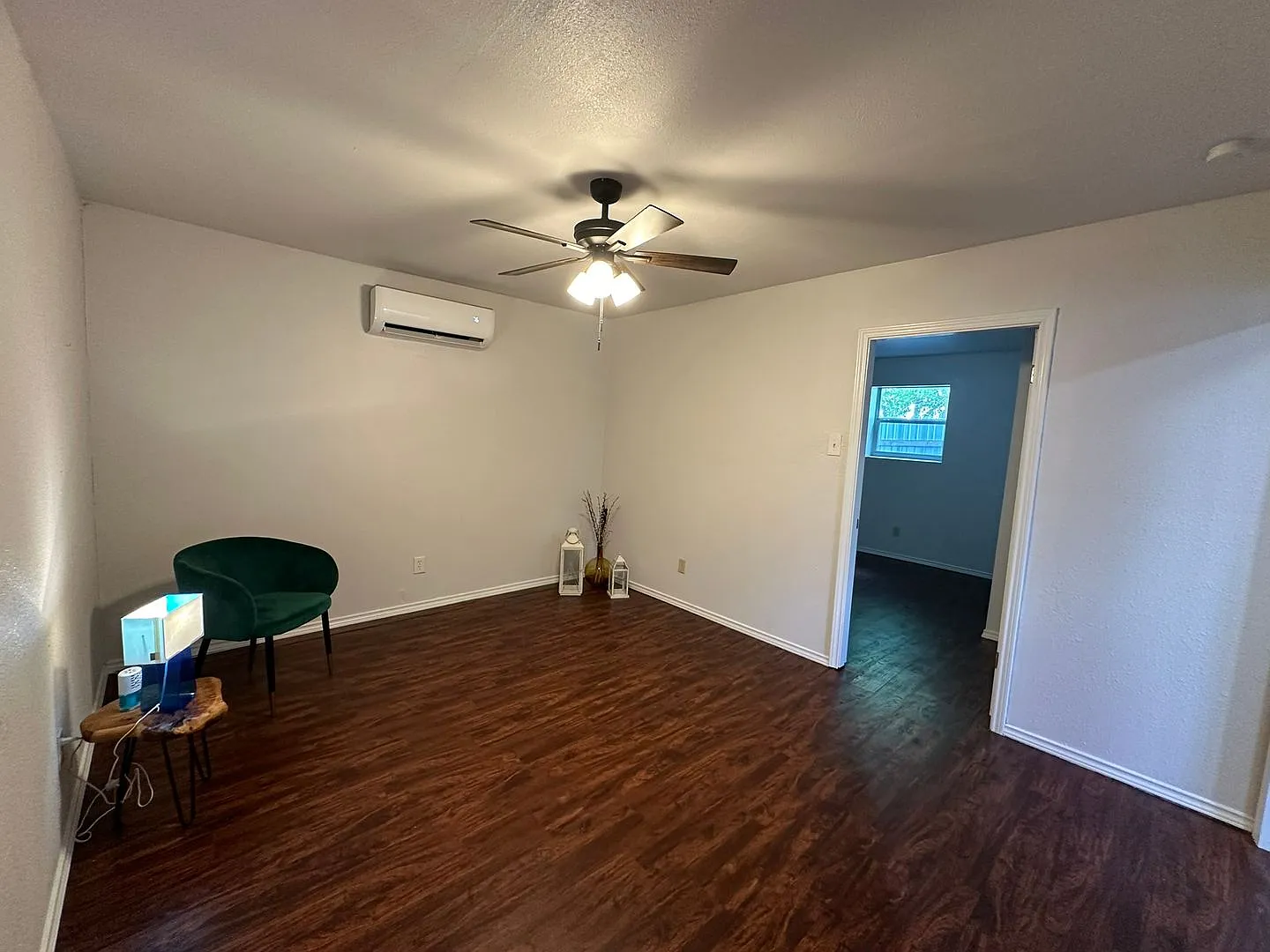 2-Bedroom, Great Location, Off street parking! — Photo 4