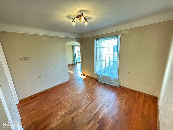 4th image of 3401 W Yakima Ave