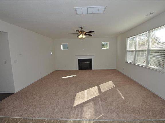 5th image of 125 Shea St