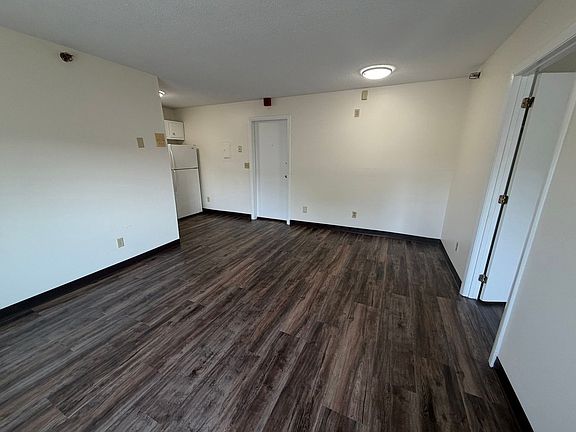 3rd image of 261 Pine St APT 23