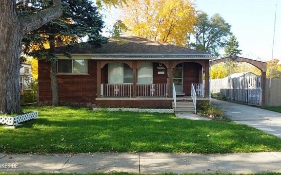 3rd image of 25405 Rose St