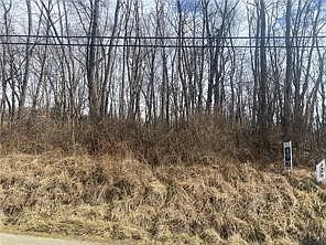 1st image of 8 Hickory Square Rd