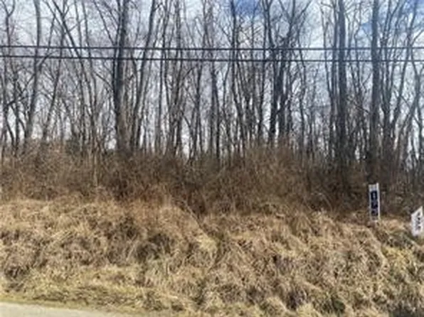 8 Hickory Square Rd, Connellsville, PA 15425