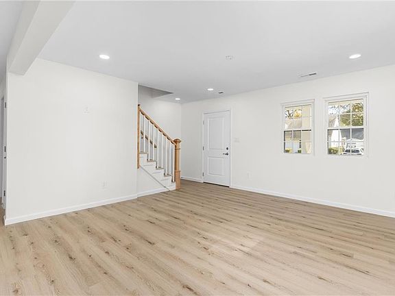 5th image of 8227 Briarwood Cir