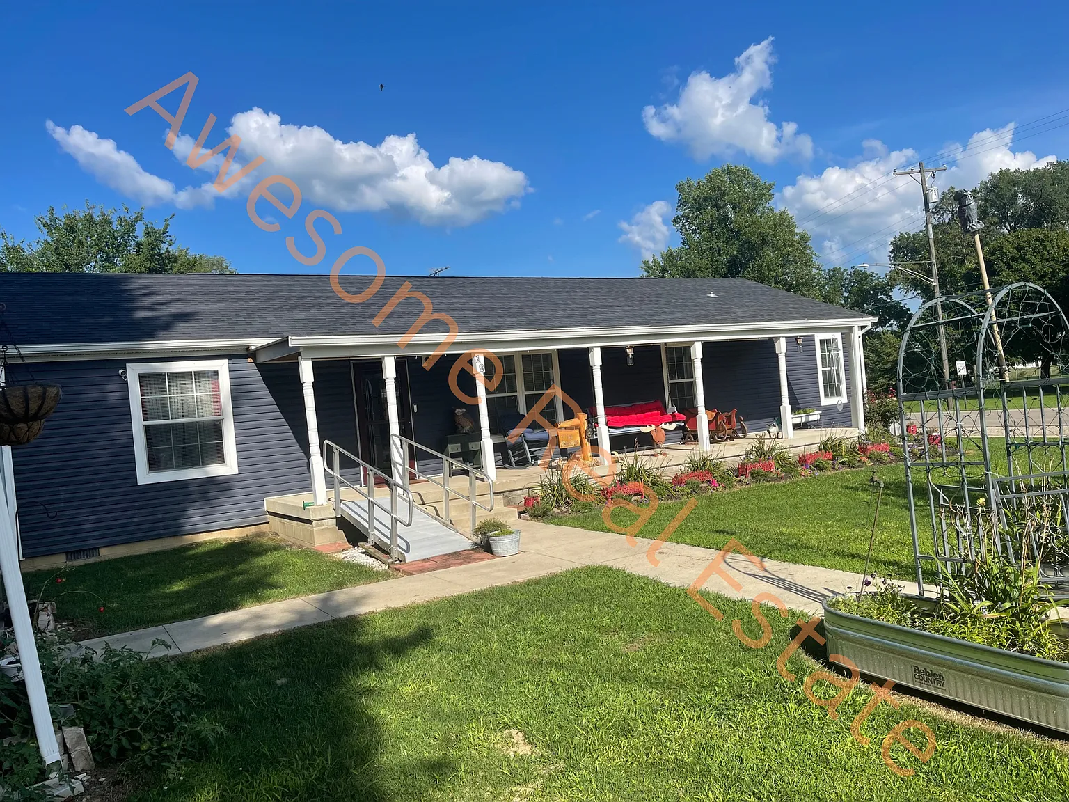 3 bed, 1620 sqft, $1,900 — Photo 1