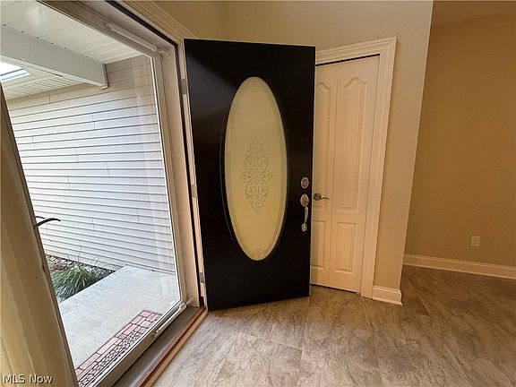 3rd image of 484 Water Pointe Ln
