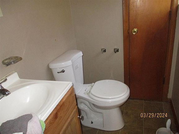 5th image of 12 Anistasia Dr