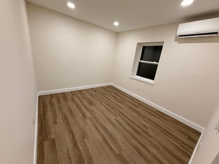 538 Clinton Springs Ave #3 — Photo 10